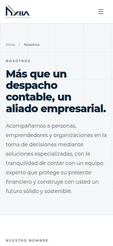 Página Nosotros de AXIIA Professional Services en celular