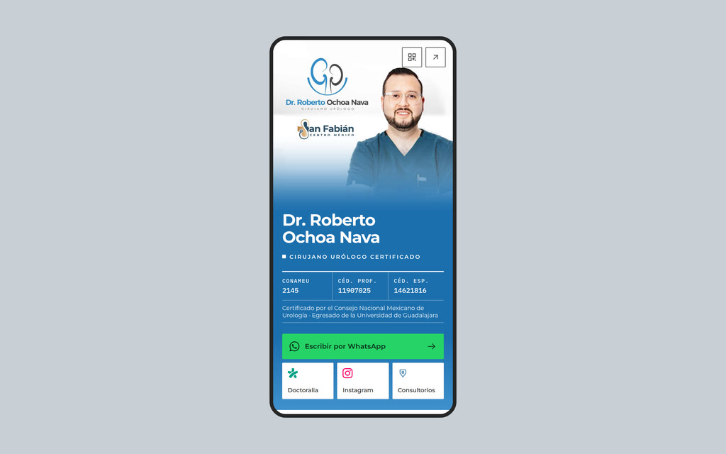 Tarjeta digital de Dr. Roberto Ochoa vista en escritorio